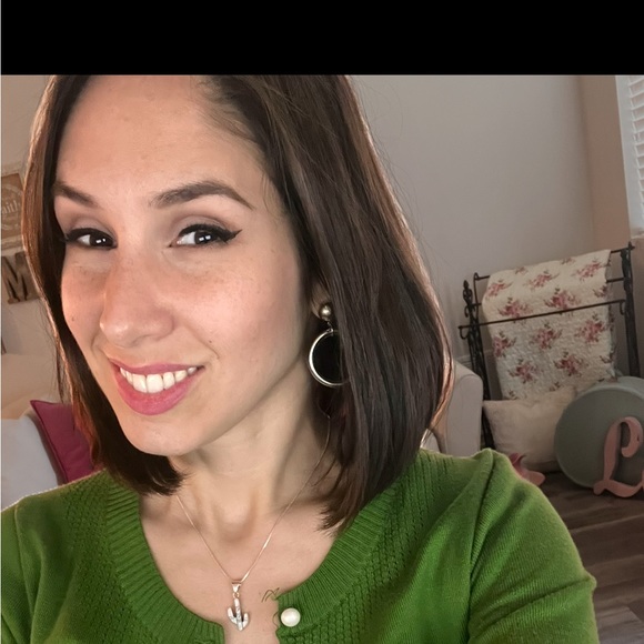 Meet your Posher, Jessica - Picture 5 of 6